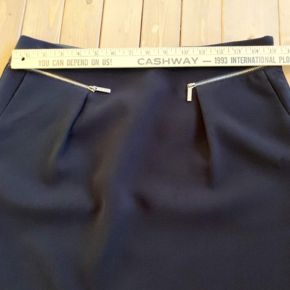 Michael Kors Black Mini Skirt with Front Zipper Detail - Picture 4 of 12